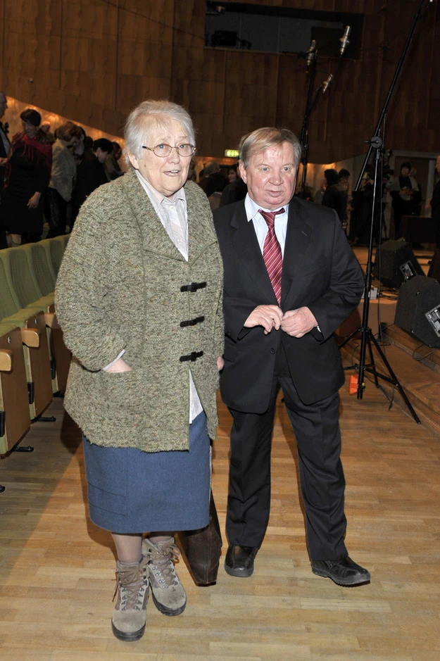 Aktor bardzo tęskni za swoją zmarłą żoną Aktor bardzo tęskni za swoją zmarłą żoną