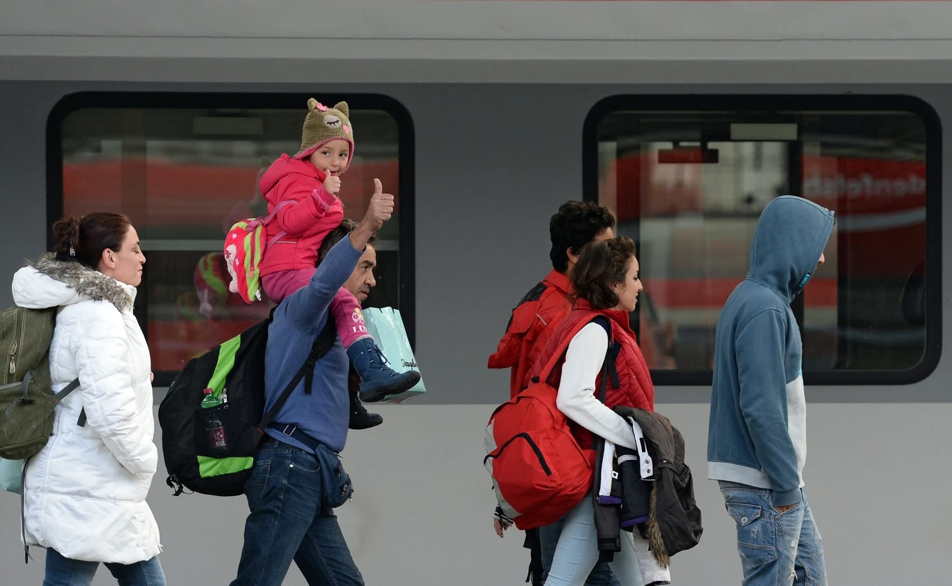 Część azylantów została ulokowana na terenie Bawarii, inni zostali przetransportowani do Północnej Nadrenii-Westfalii, Turyngii i innych krajów związkowych Niemiec