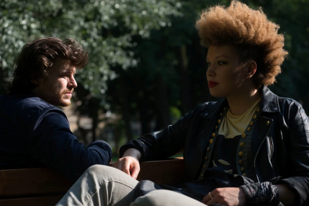 Mateusz Kościukieiwcz oraz Ifi Ude w filmie "11 minut"