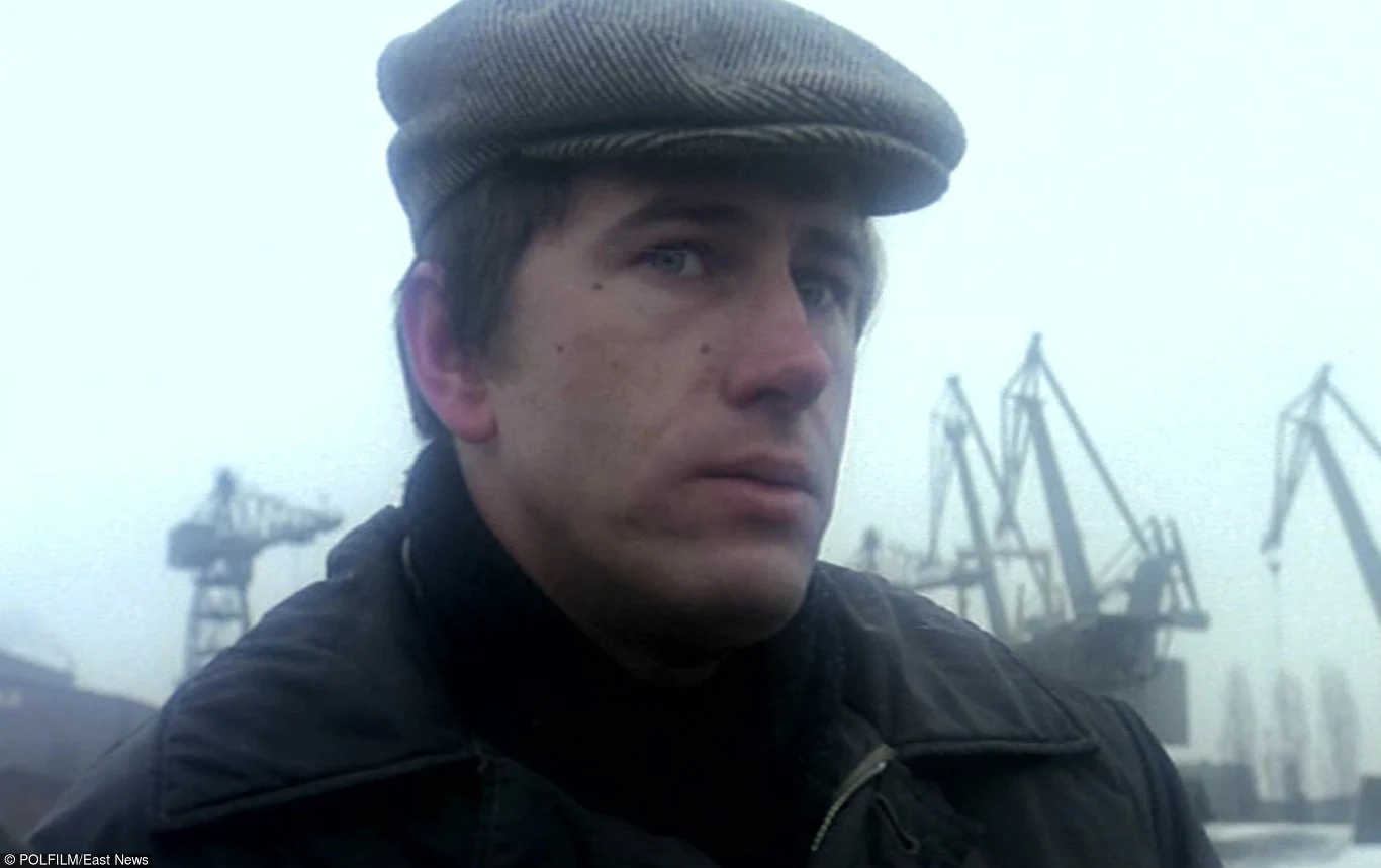 W 1981 roku Radziwiłowicz zagrał w kontynuacji filmu Wajdy - "Człowieku z żelaza". Aktor wcielił się w nim syna Birkuta - Maćka Tomczyka, którego poznajemy jako robotnika w stoczni gdańskiej oraz aktywnego działacza komitetu strajkowego.

Obraz został pokazany na festiwalu filmowym w Cannes, gdzie otrzymał Złotą Palmę - główną nagrodę imprezy.