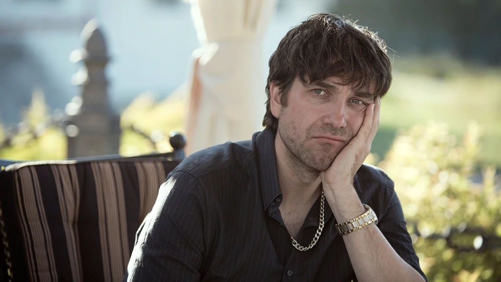 Mąż Kasi (Marcin Dorociński) to życiowy nieudacznik, który bezskutecznie poszukuje pracy.