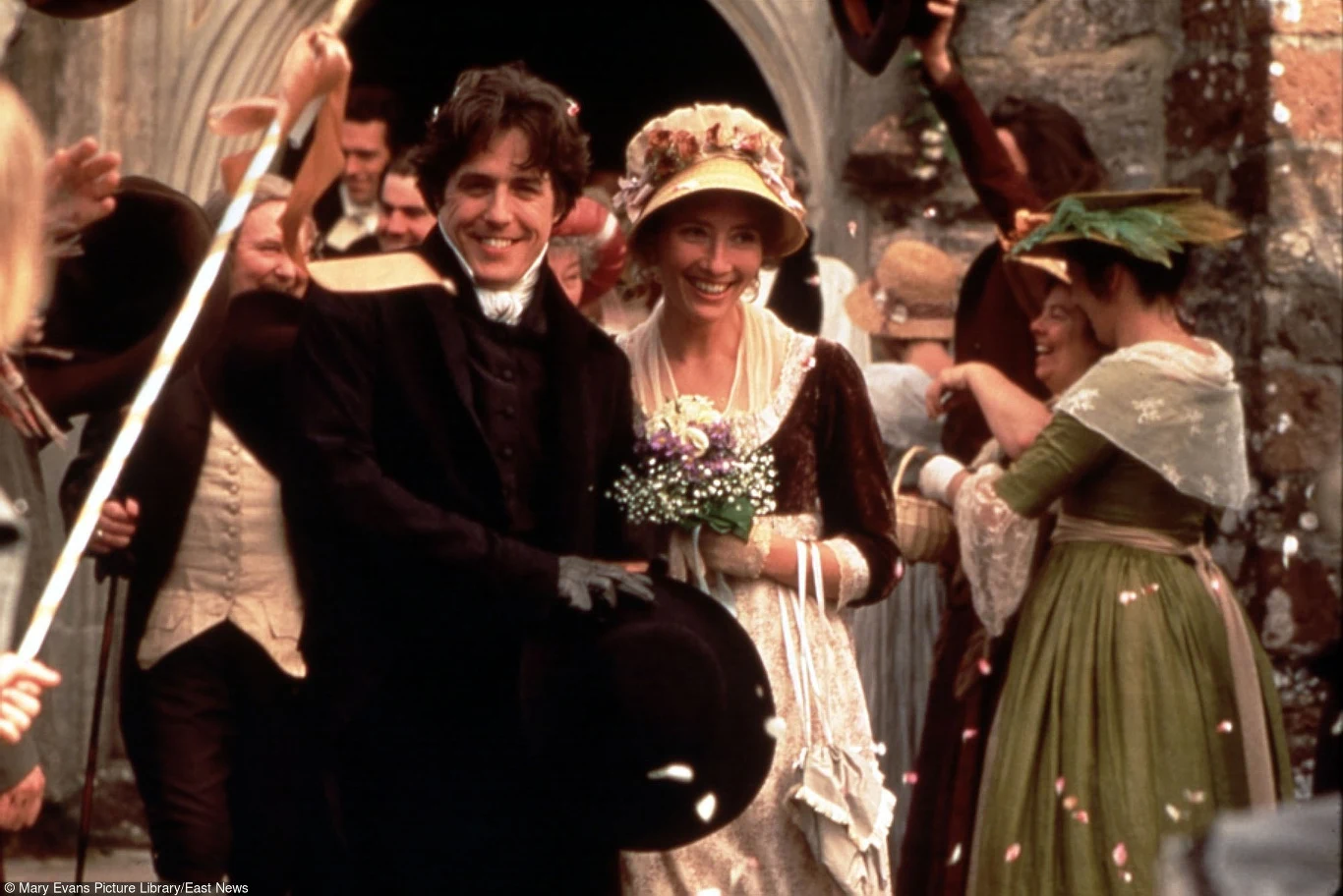 Hollywoodzkim debiutem Granta była komedia Chrisa Columbusa "Dziewięć miesięcy" (1996). W tym samym roku zagrał w komedii romantycznej Anga Lee "Rozważna i romantyczna", gdzie do ślubu poszedł z samą Emmą Thompson (na zdjęciu)