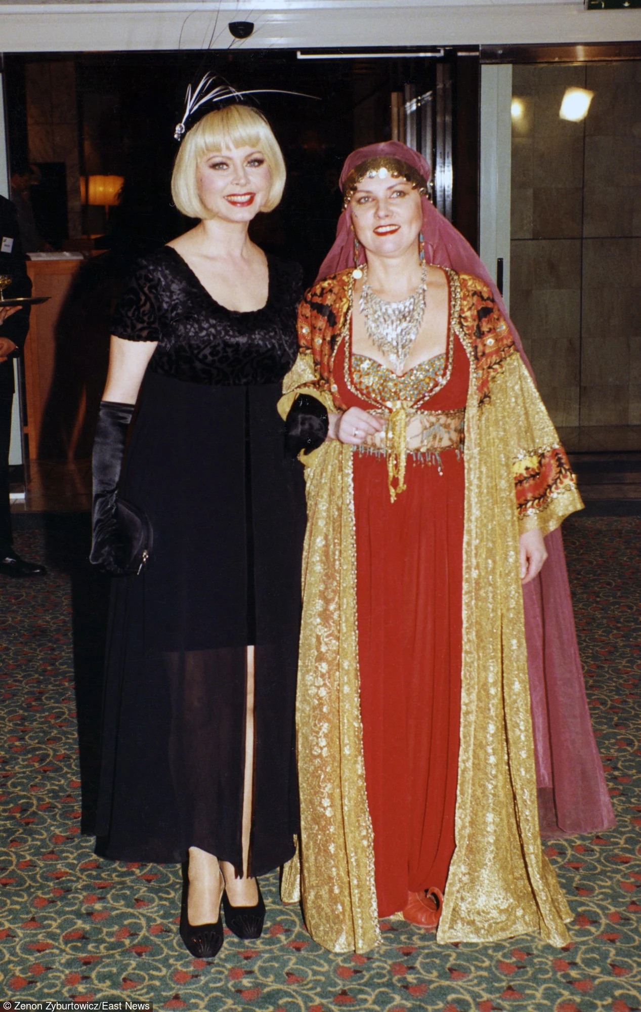 Izabela Trojanowska i Agnieszka Kotulanka na "gwiazdorskich ostatkach" w hotelu Victoria