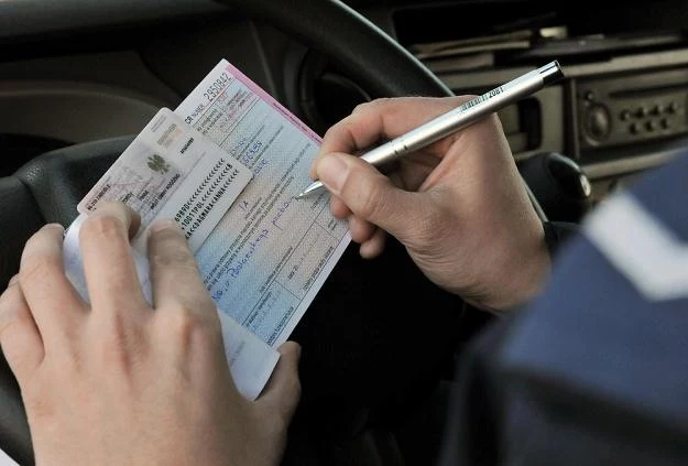 Już teraz punkty karne dają się we znaki wielu kierowcom. Od nowego roku każdy mandat odczujemy jeszcze dotkliwiej