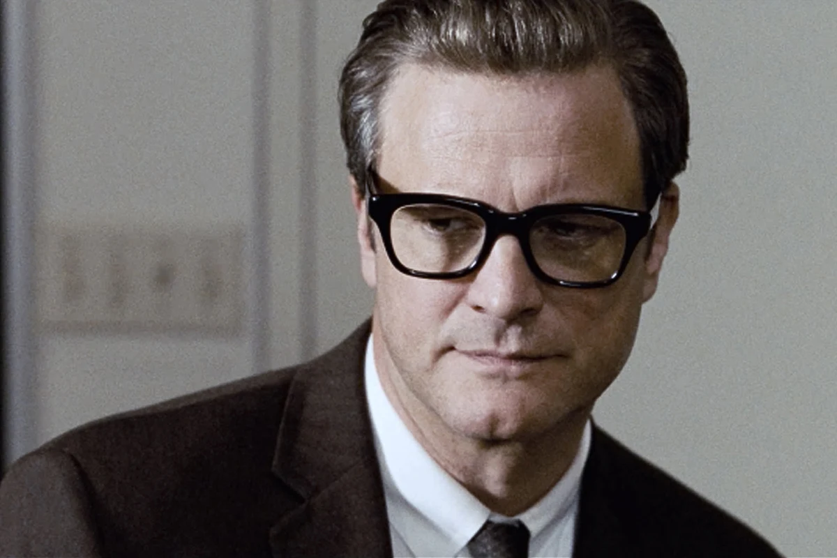 Być może najwybitniejszą kreację w swojej karierze stworzył Firth w produkcji - debiutującego w roli reżysera słynnego projektanta Toma Forda - zatytułowanej "Samotny mężczyzna" (2011). Film był ekranizacją powieści Christophera Isherwooda, a jego akcja rozgrywała się w ciągu jednej doby w Los Angeles. 30 listopada 1962 roku ma być ostatnim dniem w życiu George'a Falconera, profesora uniwersyteckiego, prywatnie homoseksualisty, który nie może pogodzić się z tym, że niedawno stracił swoją wielką miłość. Kreacja "samotnego mężczyzny" przyniosła Firthowi nominacje do Złotego Globa i Oscara.