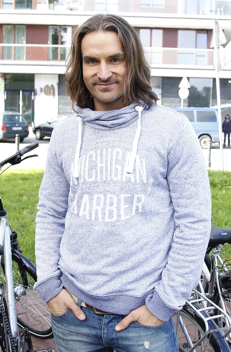 Piotr Stramowski na planie "2XL" Piotr Stramowski na planie "2XL"