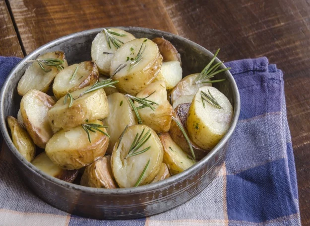 Zapiekane ziemniaki z rozmarynem