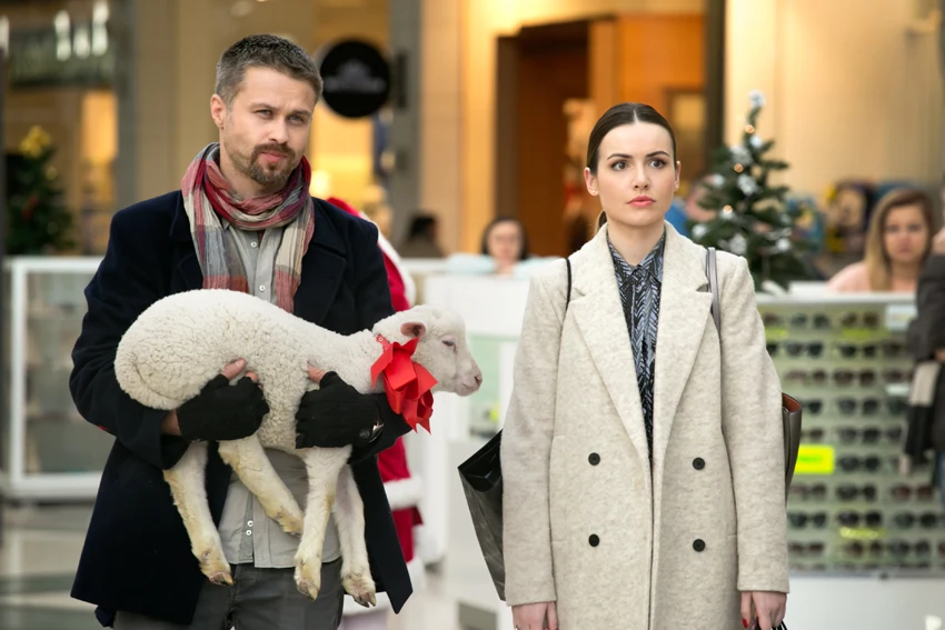 Maciej Zakościelny i Marta Żmuda Trzebiatowska w scenie z filmu "Listy do M. 2"