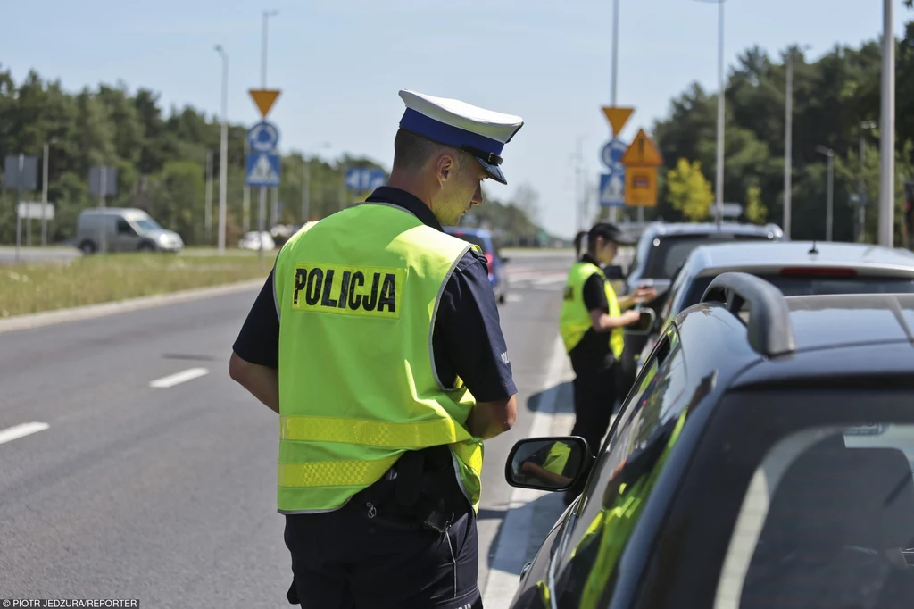 Za zbyt wolną jazdę - teoretycznie - można dostać mandat