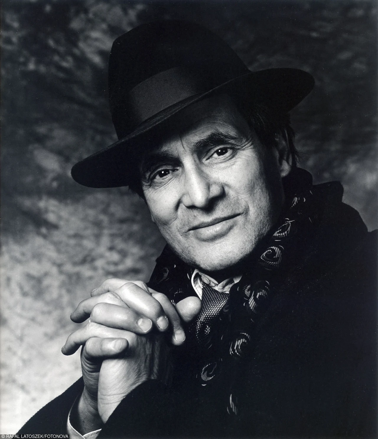 Ramzes XIII w filmie Jerzego Kawalerowicza "Faraon", "Doktor Murek" w serialu telewizyjnym na podstawie powieści Tadeusza Dołęgi-Mostowicza, Zygmunt August w serialu "Królowa Bona". Aktor Jerzy Zelnik kończy w poniedziałek, 14 września, 70 lat. Ramzes XIII w filmie Jerzego Kawalerowicza "Faraon", "Doktor Murek" w serialu telewizyjnym na podstawie powieści Tadeusza Dołęgi-Mostowicza, Zygmunt August w serialu "Królowa Bona". Aktor Jerzy Zelnik kończy w poniedziałek, 14 września, 70 lat.