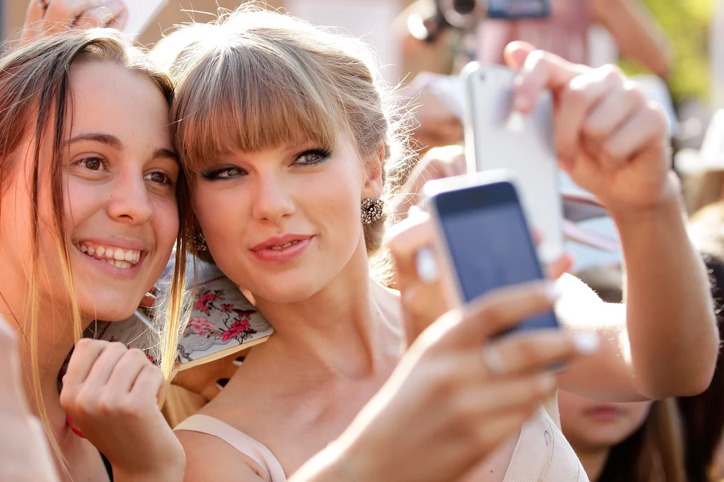 Taylor Swift lubi wchodzić w interakcję ze swoimi fanami