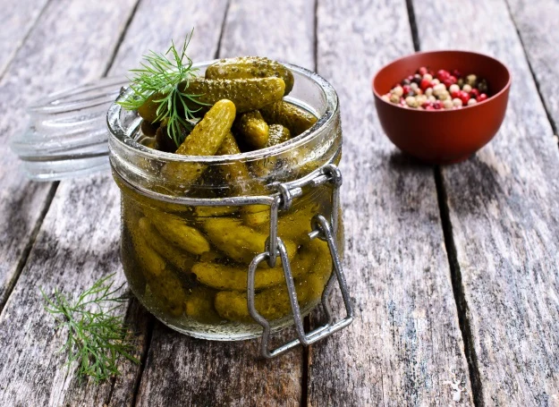 Ogórki konserwowe również nie są trudne do wykonania! Kluczem jest aromatyczna zalewa na ogórki Ogórki konserwowe również nie są trudne do wykonania! Kluczem jest aromatyczna zalewa na ogórki