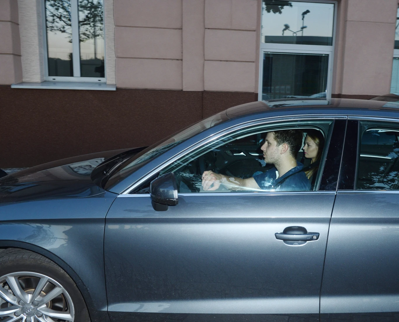 Antoni i Katarzyna wracają z premiery Antoni i Katarzyna wracają z premiery