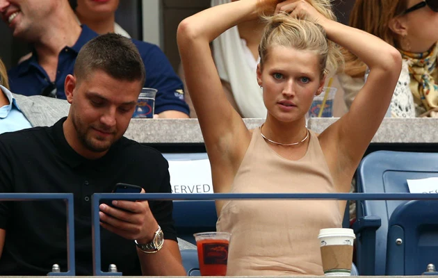 Toni Garrn i Chandler Persons są parą!