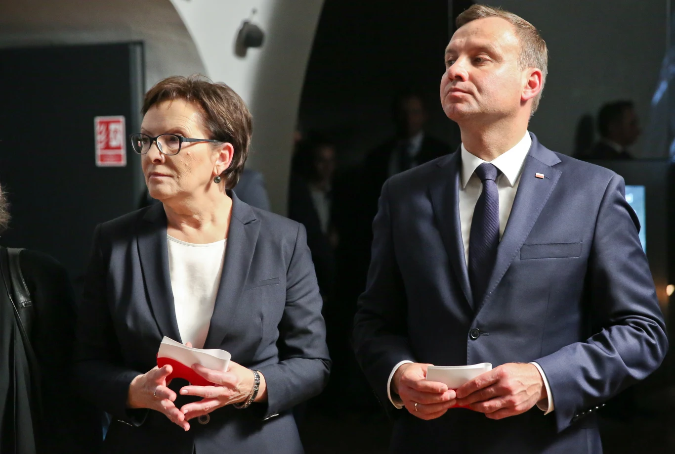 W oficjalnym otwarciu Muzeum Katyńskiego na Cytadeli Warszawskiej uczestniczyli wspólnie prezydent Andrzej Duda, premier Ewa Kopacza i minister obrony Tomasz Siemoniak W oficjalnym otwarciu Muzeum Katyńskiego na Cytadeli Warszawskiej uczestniczyli wspólnie prezydent Andrzej Duda, premier Ewa Kopacza i minister obrony Tomasz Siemoniak
