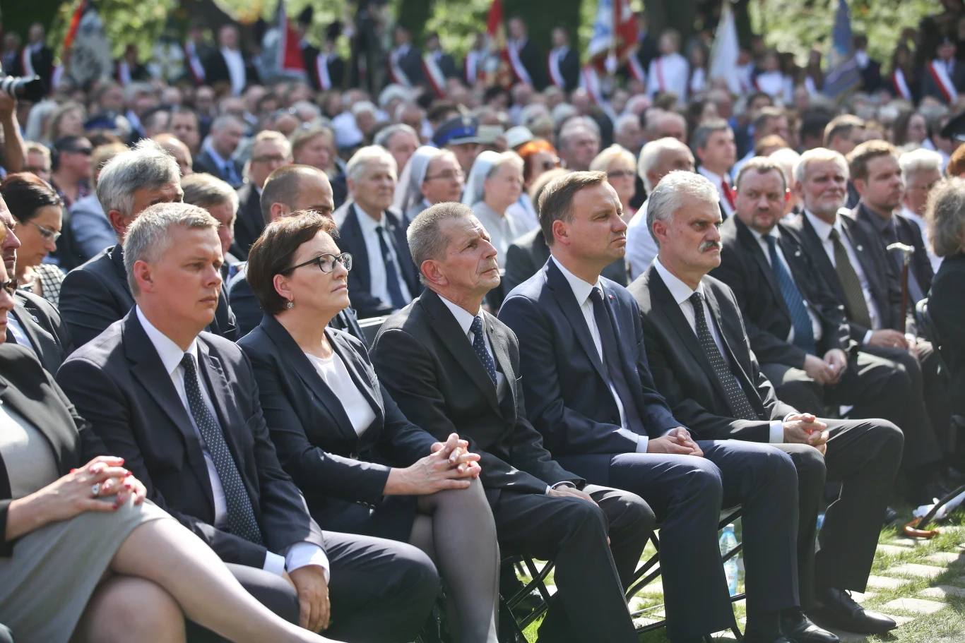 W oficjalnym otwarciu Muzeum Katyńskiego na Cytadeli Warszawskiej uczestniczyli wspólnie prezydent Andrzej Duda, premier Ewa Kopacza i minister obrony Tomasz Siemoniak W oficjalnym otwarciu Muzeum Katyńskiego na Cytadeli Warszawskiej uczestniczyli wspólnie prezydent Andrzej Duda, premier Ewa Kopacza i minister obrony Tomasz Siemoniak