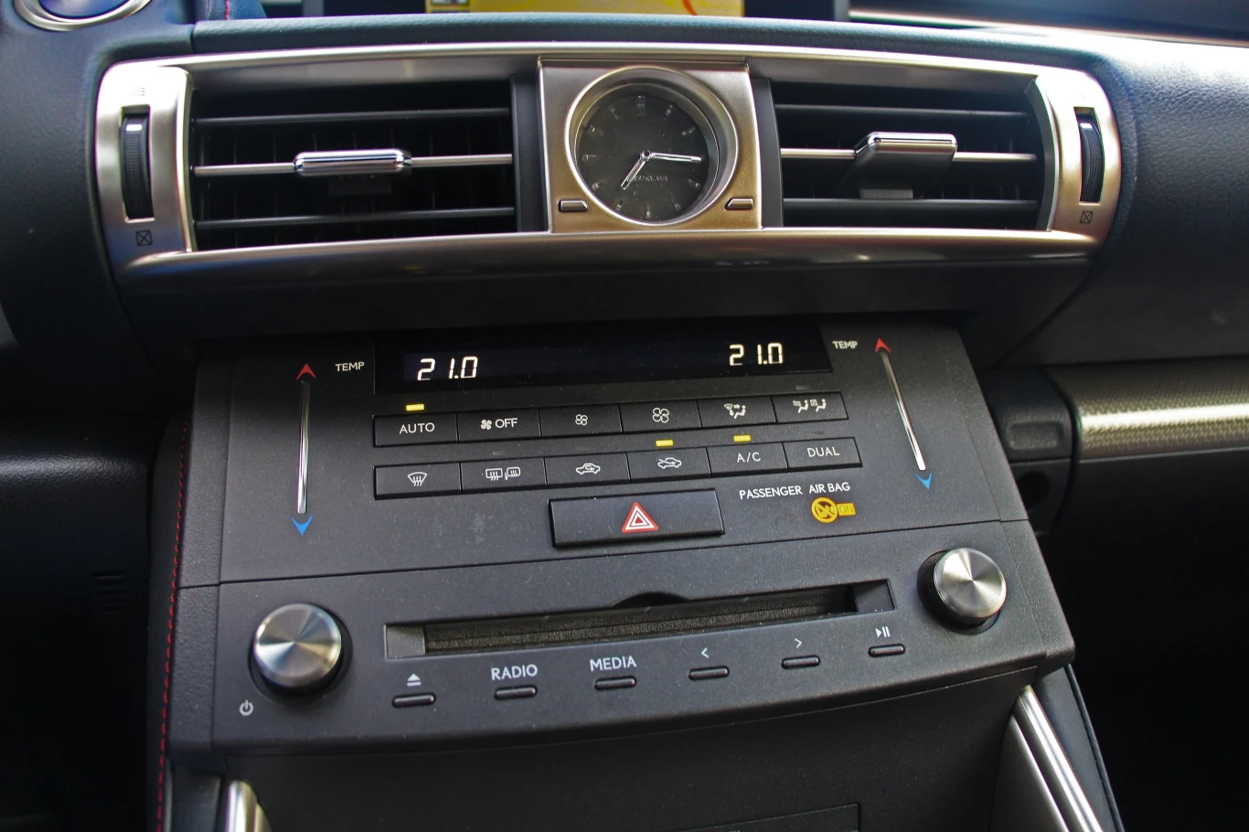 Lexus IS 300h F Sport Lexus IS 300h F Sport