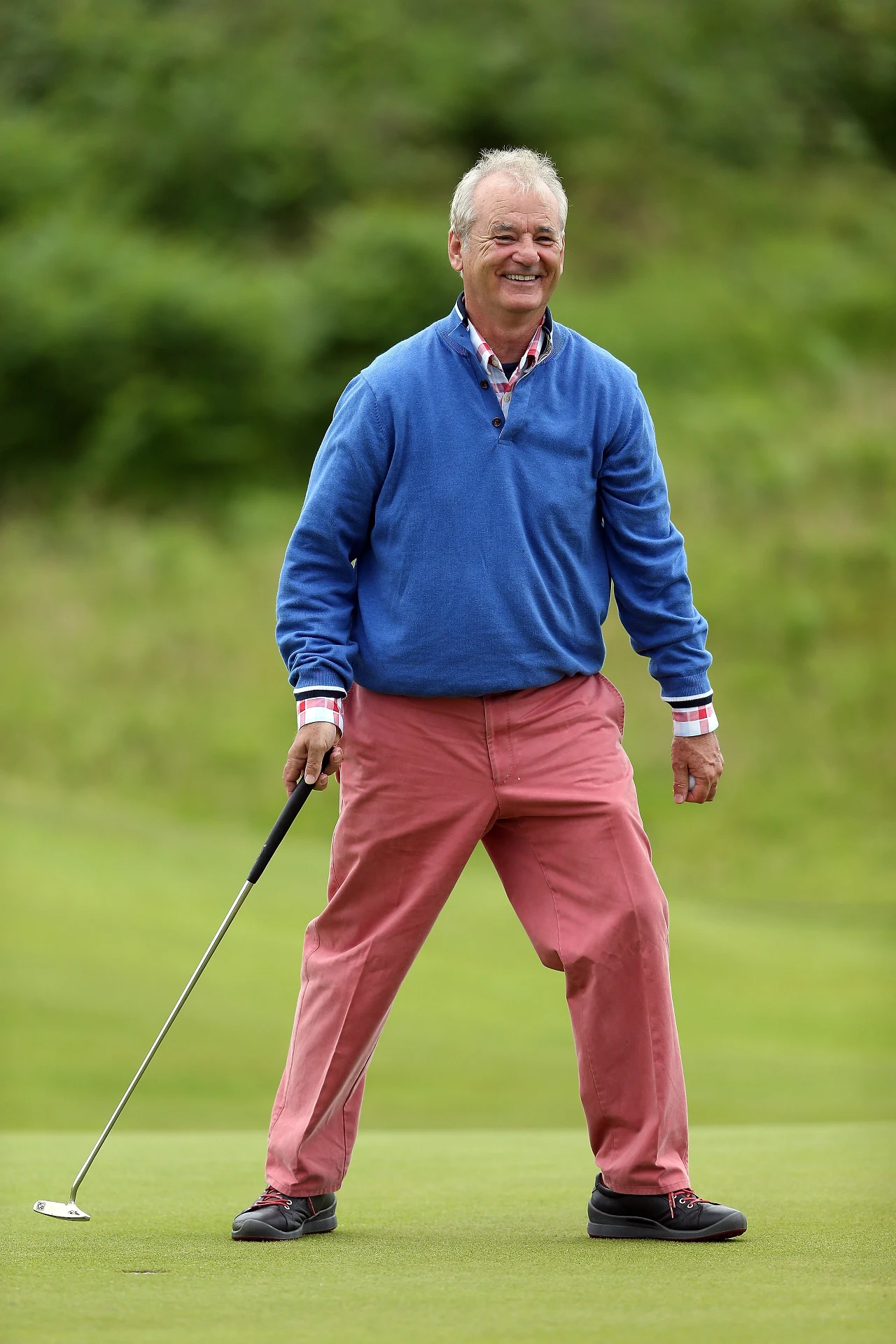 Wydaje się, że największą pasją w życiu Billa Murraya jest golf. Tytuł jego autobiografii, która ukazała się w księgarniach w 1999 roku, to "Cinderella Story: My Life In Golf" (Historia Kopciuszka: Moje życie w świecie golfa).

Do niecodziennego zdarzenia doszło w 2007 roku podczas pobytu gwiazdora na turnieju golfowym w stolicy Szwecji. W środku nocy aktor urządził sobie przejażdżkę po Sztokholmie wózkiem golfowym, zwracając natychmiast uwagę miejscowych policjantów.

W czasie kontroli stróże prawa poczuli od niego alkohol, jednak Murray nie chciał "dmuchać w balonik" powołując się na amerykańskie prawo. Aktor podpisał tylko dokument stwierdzający, że jechał pod wpływem alkoholu i pozwolił policji przyznać się w jego imieniu do winy, jeśli sprawa trafi do sądu. "Pracuję tu od 1968, ale nigdy nie widziałem czegoś takiego" - dziwił się policjant Christer Holmlund.