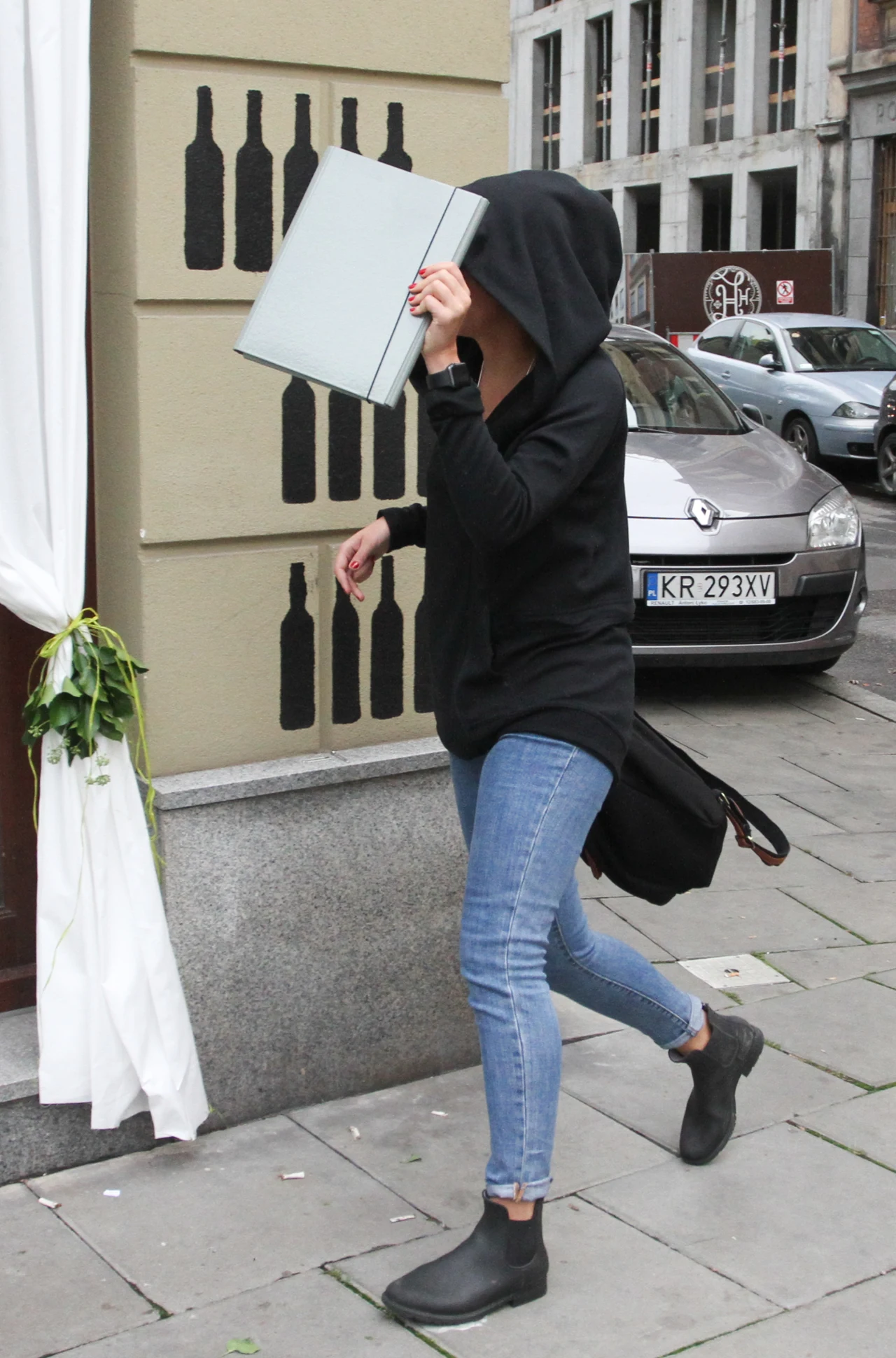 Tosia zakrywa twarz! Tosia zakrywa twarz!