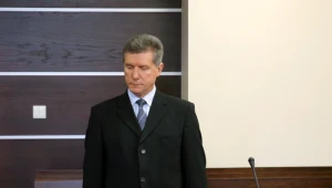 Były prezydent Olsztyna Czesław Małkowski, oskarżony o molestowanie kobiet i gwałt na urzędniczce, podczas ogłoszenia wyroku