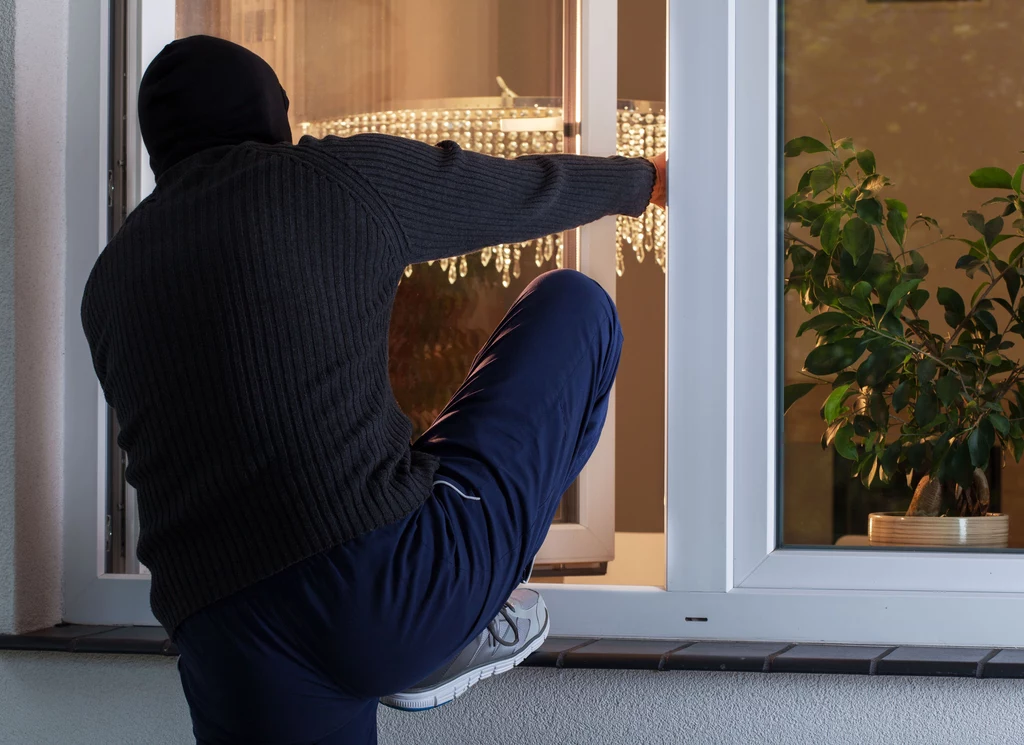 Niestety nawet zamknięte okna nie powstrzymają złodzieja przed włamaniem do mieszkania