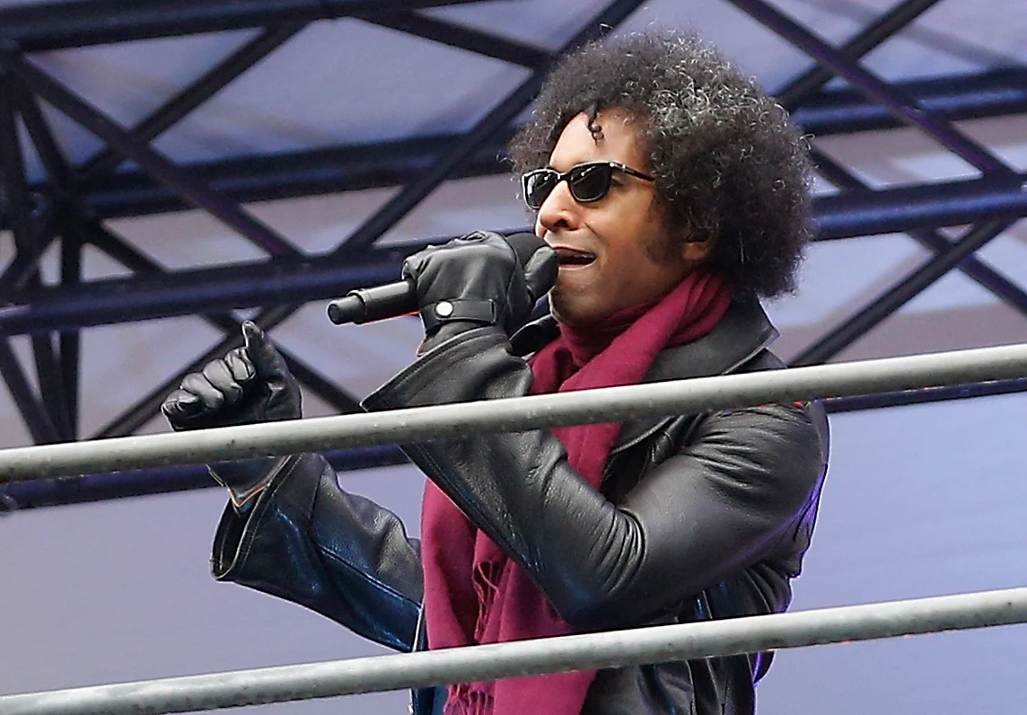 Grupa Alice In Chains reaktywowała się w 2006 roku. Za mikrofonem stanął William DuVall, znany z formacji Jerry'ego Cantrella, gitarzysty Alice In Chains. Razem z DuVallem zespół nagrał do tej pory dwie studyjne płyty: "Black Gives Way to Blue" (2009) i "The Devil Put Dinosaurs Here" (2013)
