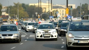 Taksówkarze jeździli zgodnie z przepisami. Warszawa stanęła w korku