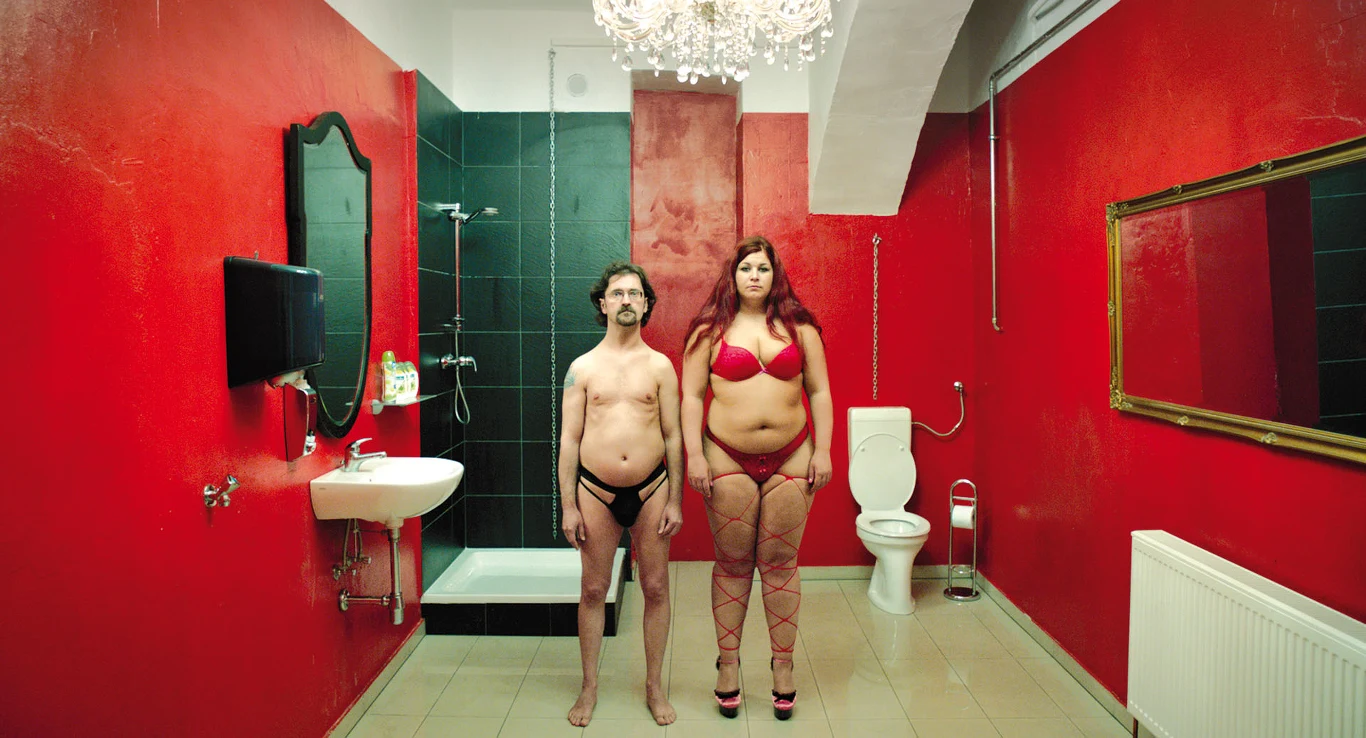 Jedni z bohaterów "W piwnicy" Urlicha Seidla