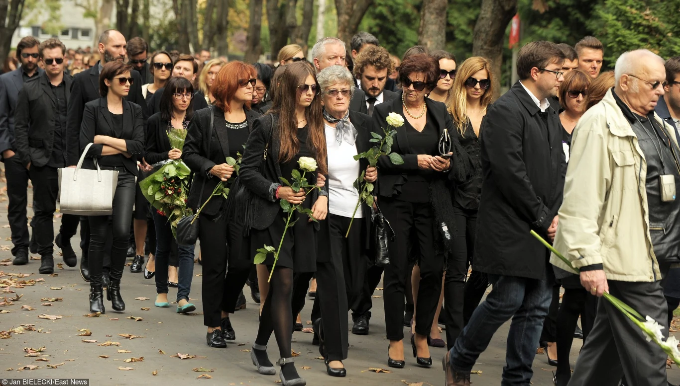 W czwartek, 24 września 2015, na Powązkach Warszawskich odbyły się uroczystości pogrzebowe reżysera Marcina Wrony. Twórcę filmów "Chrzest" i "Demon" pożegnali przyjaciele, rodzina oraz przedstawiciele środowiska filmowego.