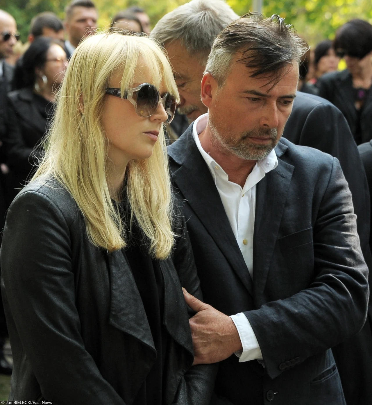 Marcin Wrona zmarł w dniu zakończenia Festiwalu Filmowego w Gdyni. Ciało 42-latka znalazła w sobotę, 19 września, nad ranem w pokoju hotelowym w Gdyni jego żona, Olga Szymańska (L). Obok niej - brat Marcina Wrony.
