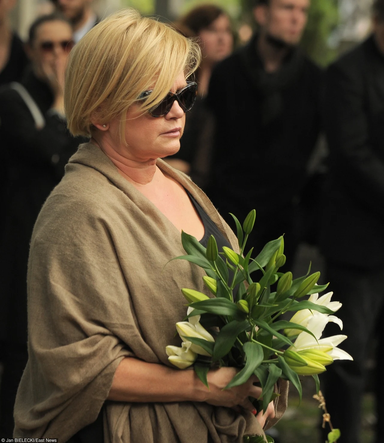 Wśród gwiazd polskiego kina, które towarzyszyły Marcinowi Wronie w jego ostatniej drodze, była Katarzyna Figura.