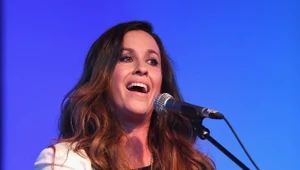 Alanis Morissette po 20 latach przypomina "Jagged Little Pill"