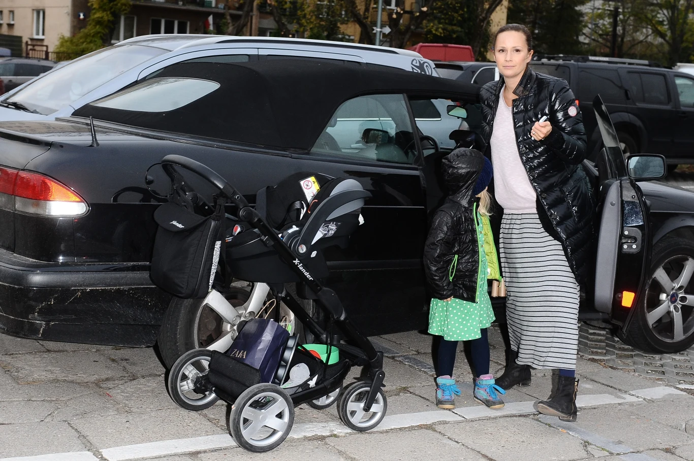 Monika Mrozowska z dziećmi 