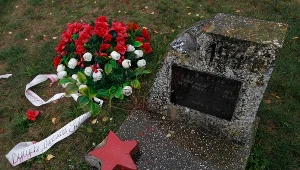 Zniszczony cmentarz żołnierzy radzieckich w Milejczycach 