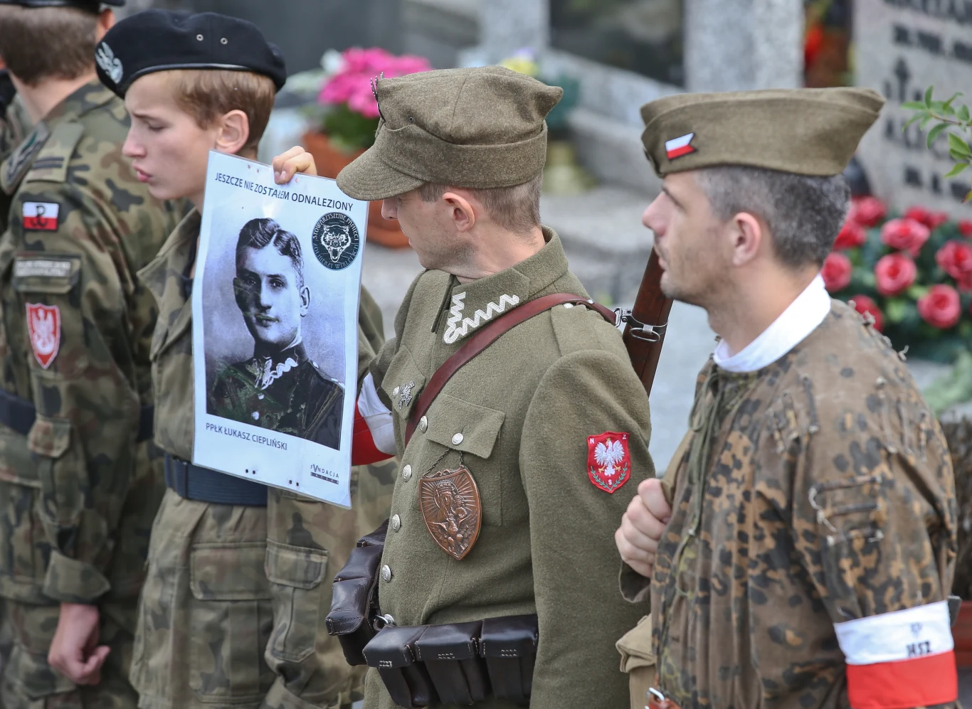 Żołnierzy Wyklętych pochowano na warszawskich Powązkach Żołnierzy Wyklętych pochowano na warszawskich Powązkach