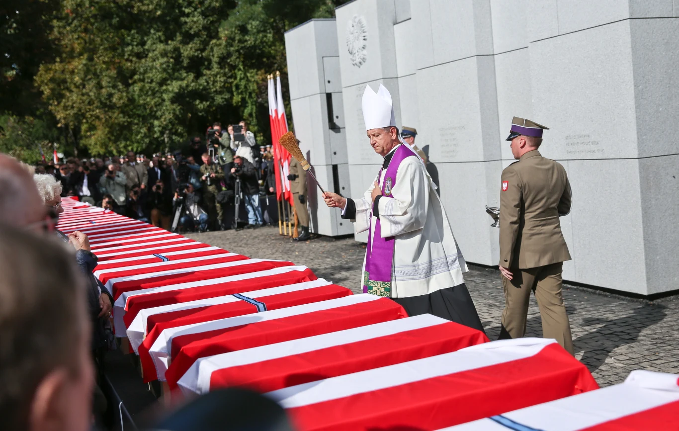 Żołnierzy Wyklętych pochowano na warszawskich Powązkach Żołnierzy Wyklętych pochowano na warszawskich Powązkach