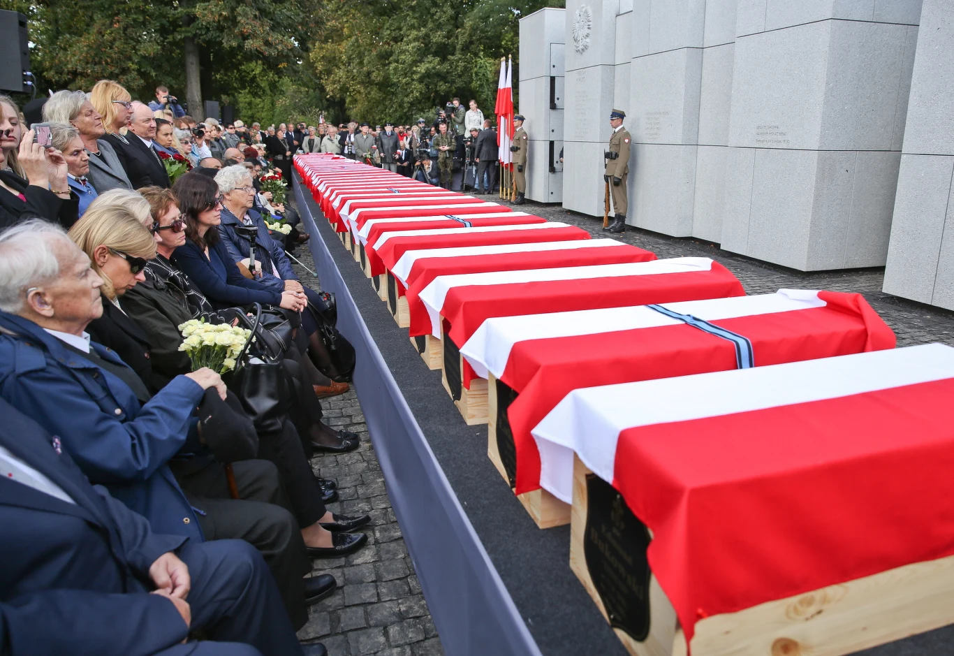 Żołnierzy Wyklętych pochowano na warszawskich Powązkach Żołnierzy Wyklętych pochowano na warszawskich Powązkach