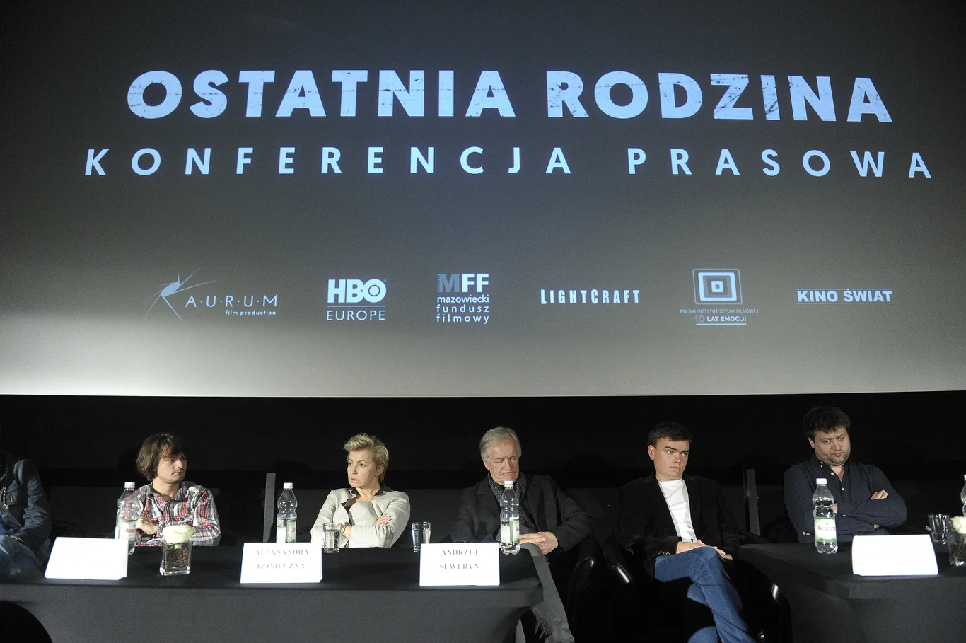 Ekipa na konferencji prasowej filmu "Ostatnia rodzina"