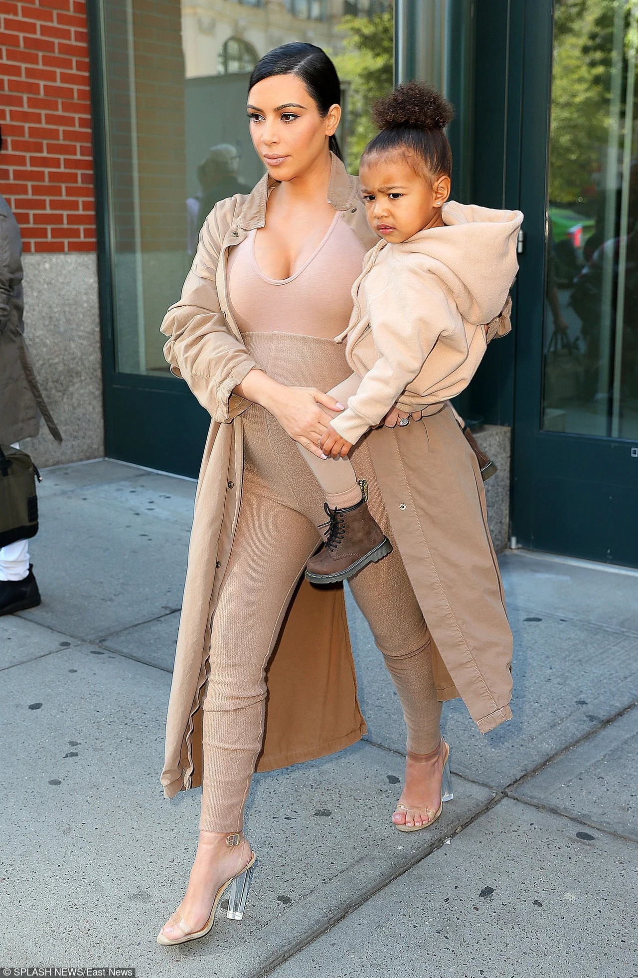 Na razie para doczekała się córeczki Na razie para doczekała się córeczki