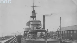 Niszczyciel ORP "Błyskawica" w doku wykończeniowym