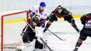 Akcja pod bramką Kamila Kosowskiego z GKS-u Tychy