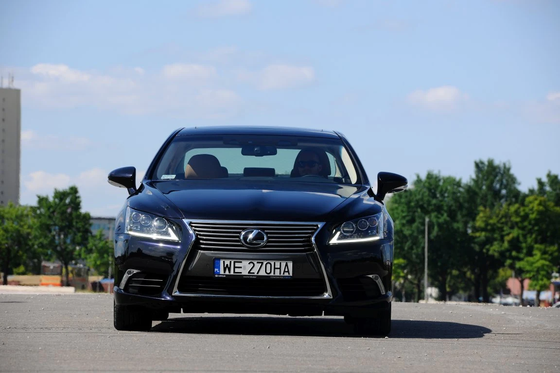 Lexus LS 460 AWD Lexus LS 460 AWD