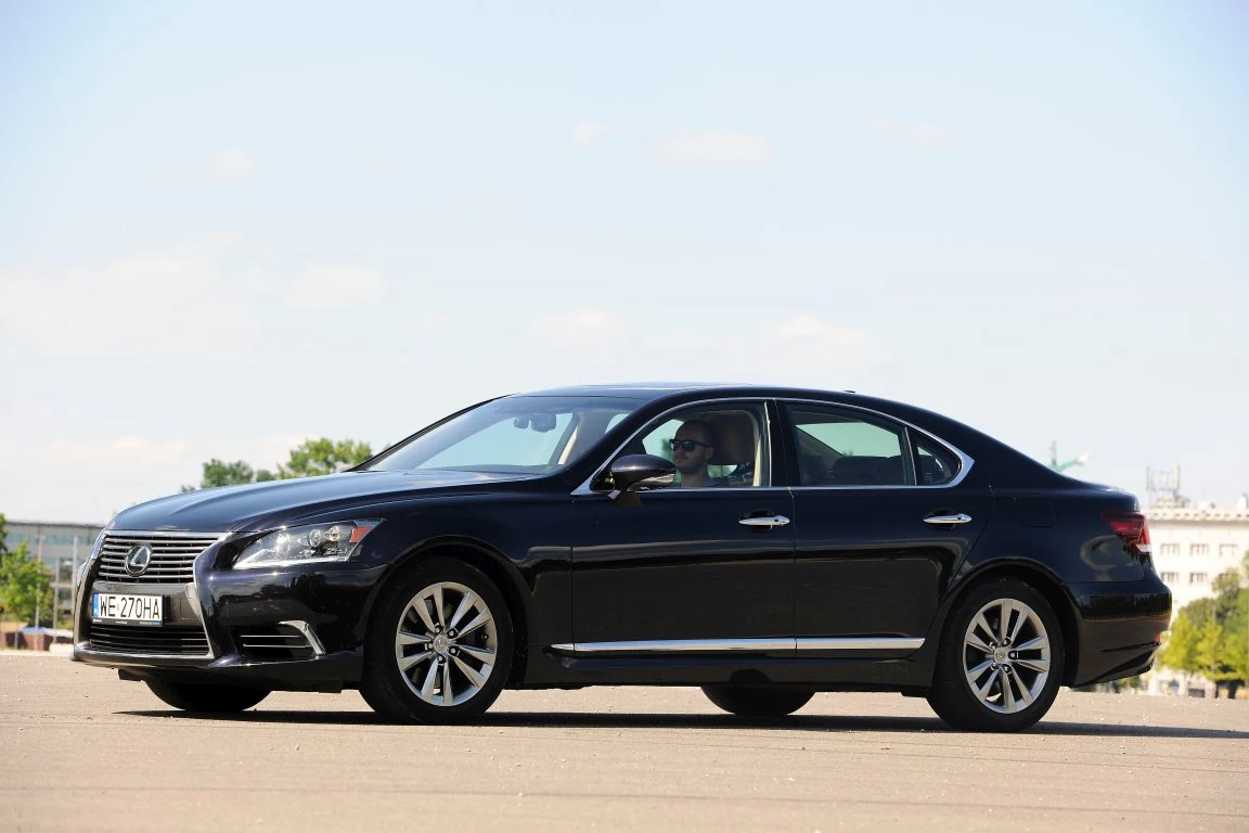 Lexus LS 460 AWD Lexus LS 460 AWD
