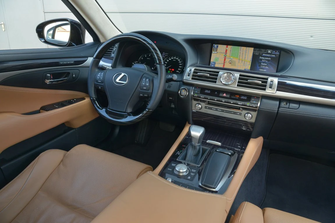 Lexus LS 460 AWD Lexus LS 460 AWD