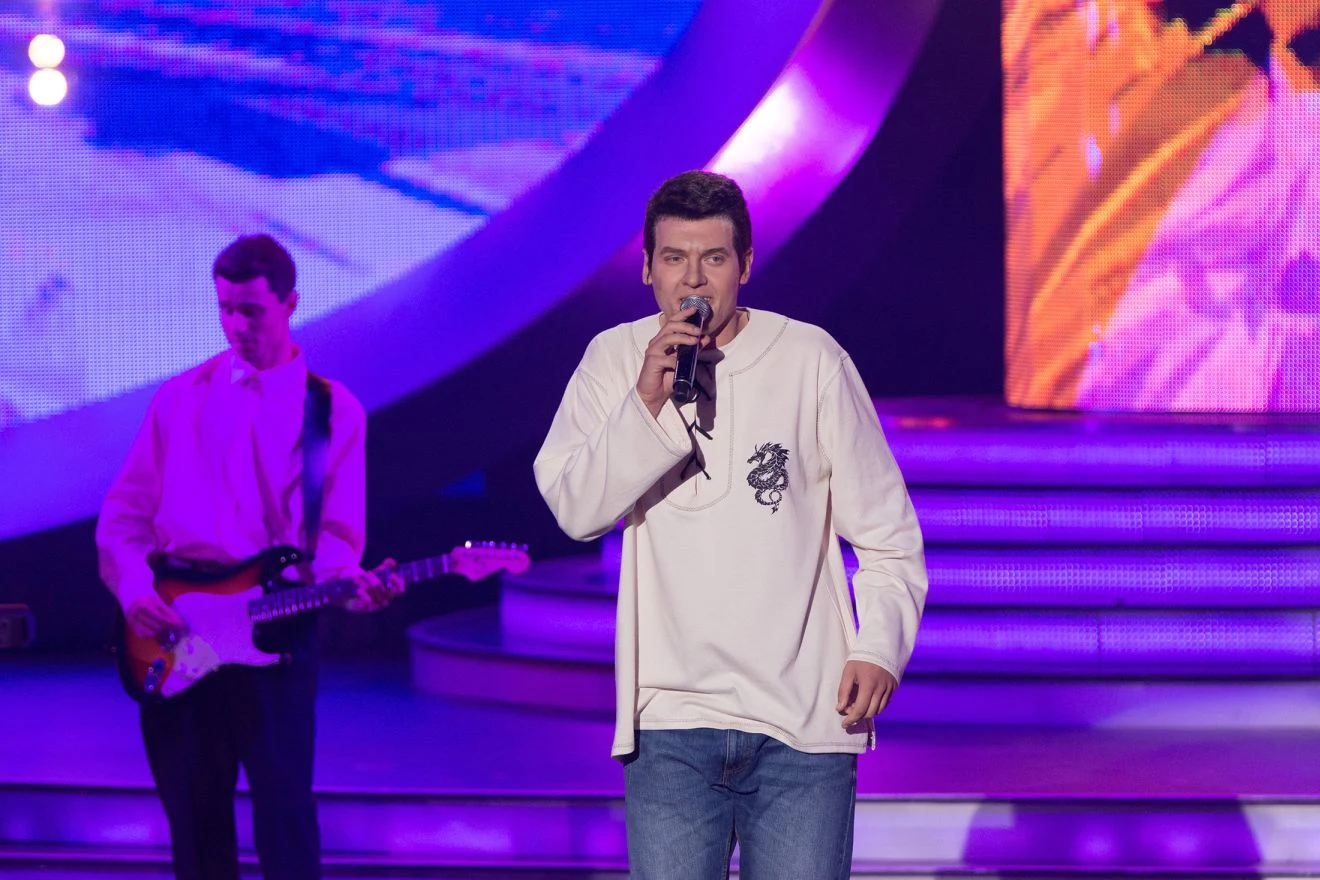Michał Grobelny wylosował Sławomira Świerzyńskiego i jego słynne "Majteczki w kropeczki". - Michał ja jestem wielkim fanem twojego talentu. I znowu po raz kolejny udowodniłeś, że żadna barwa nie jest ci obca - chwalił Michała DJ Adamus.