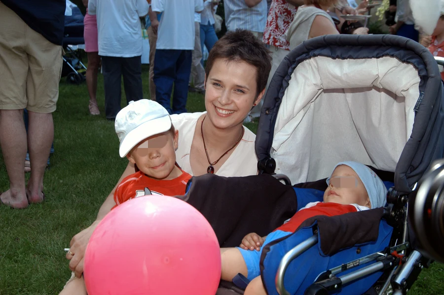 Ewa Gorzelak z dziećmi