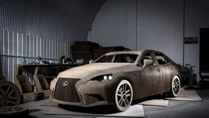 Lexus IS z tektury