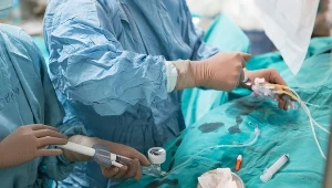 Koronarografia ocenia przepływ krwi przez tętnice wieńcowe