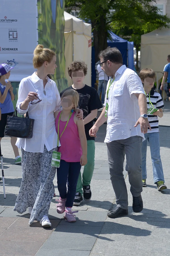 Monika Zamachowska z córką i synem oraz Zbigniew Zamachowski z synem Monika Zamachowska z córką i synem oraz Zbigniew Zamachowski z synem