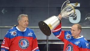Władimir Putin i Aleksand Jakuszew, radziecki hokeista, trener i działacz sportowy